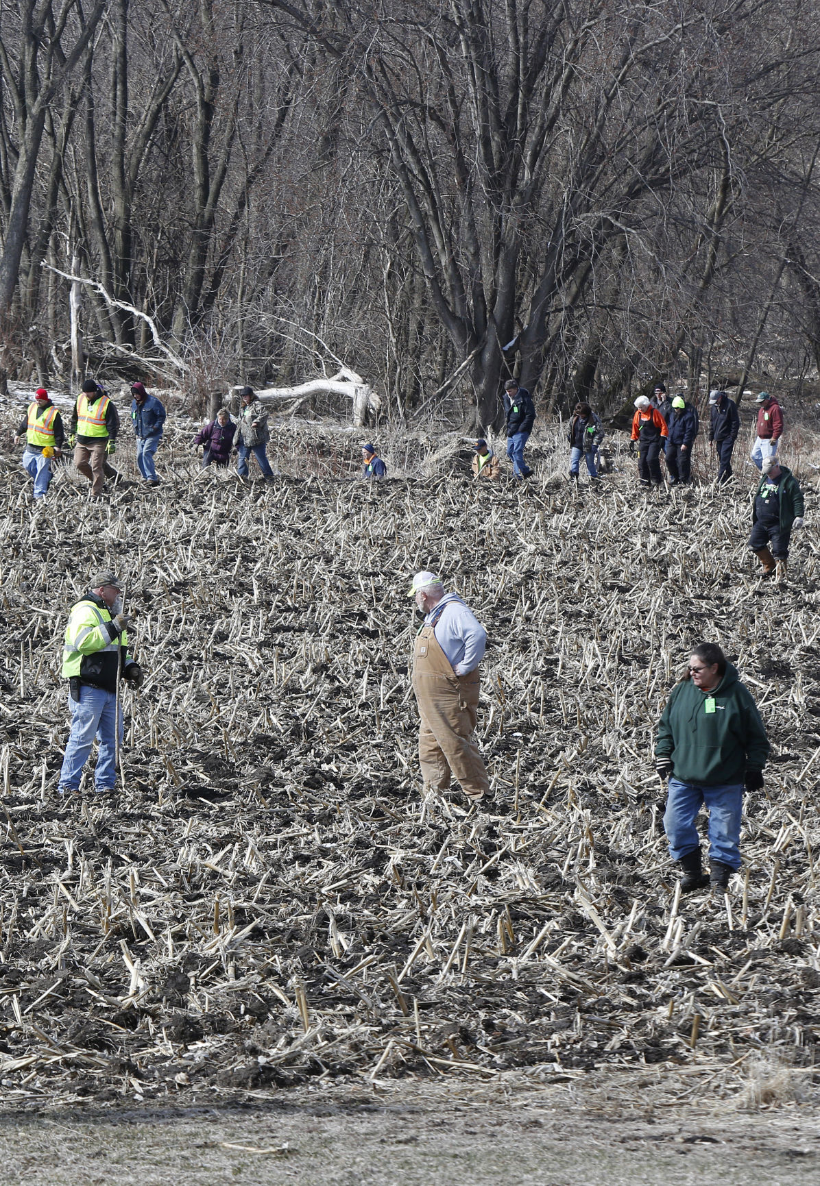 041018mp-Jake-Wilson-search-3-day-8